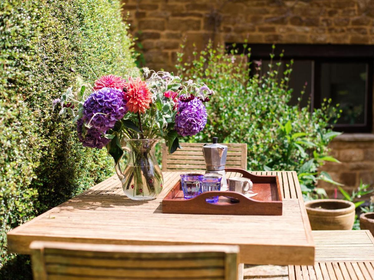 Lily Cottage Tew Exterior photo
