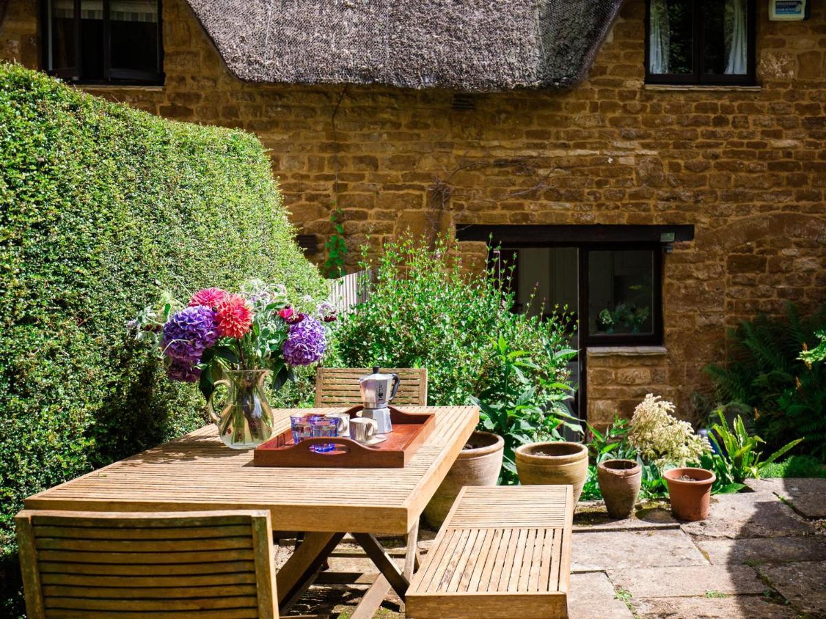Lily Cottage Tew Exterior photo